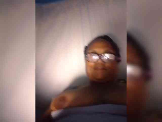 hotmomsexy webcam