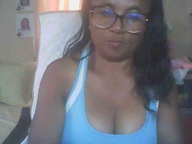 hotmomsexy webcam