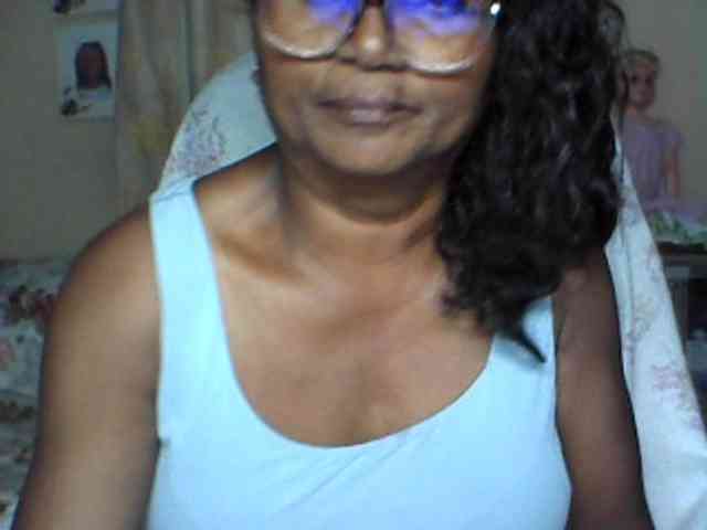 hotmomsexy webcam