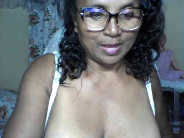 hotmomsexy webcam