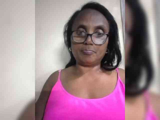 hotmomsexy webcam