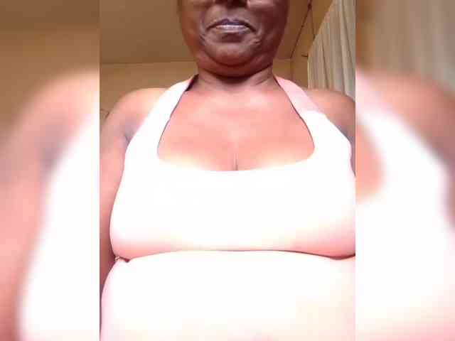 hotmomsexy webcam