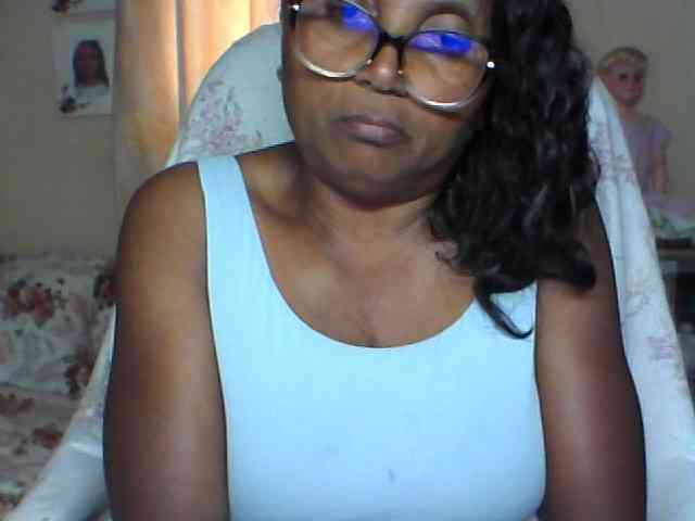 hotmomsexy webcam