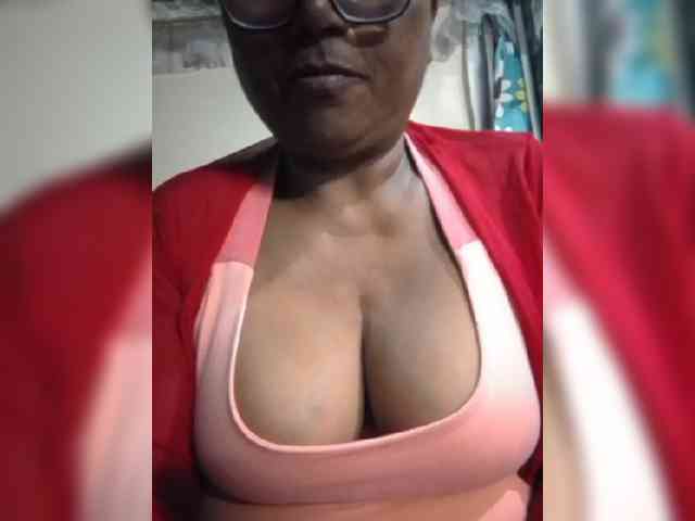 Modèle: hotmomsexy