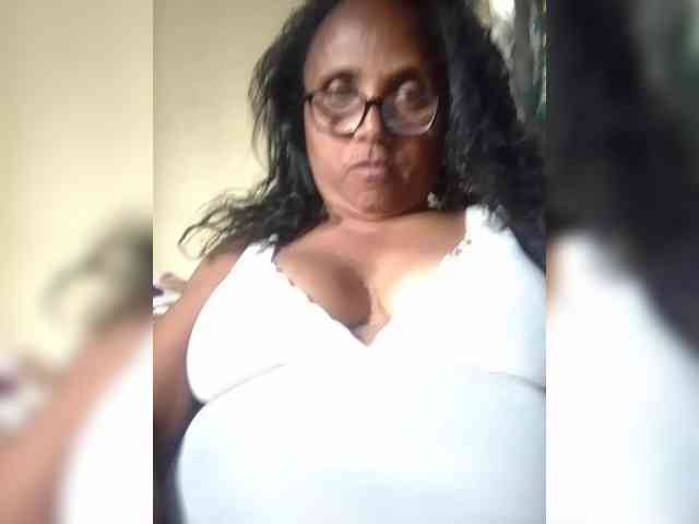 hotmomsexy webcam