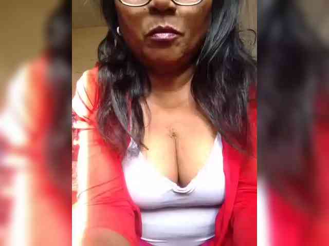 hotmomsexy webcam