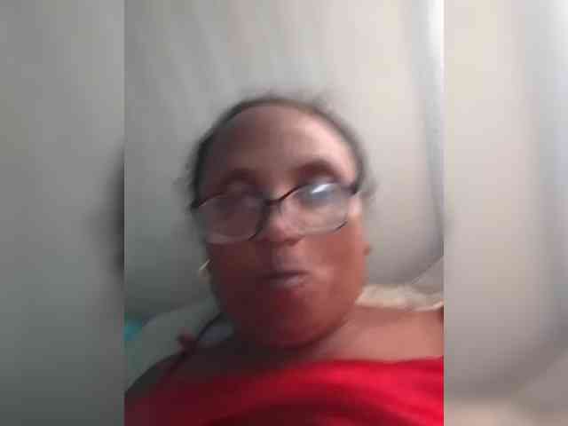 hotmomsexy webcam
