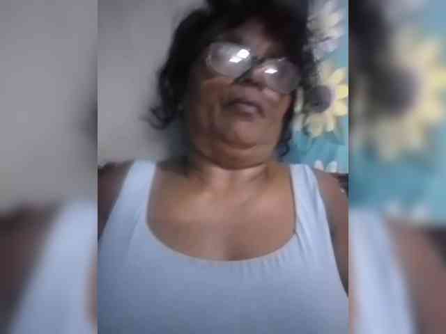 hotmomsexy webcam