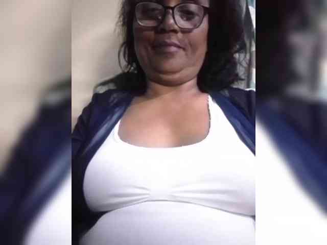 hotmomsexy webcam