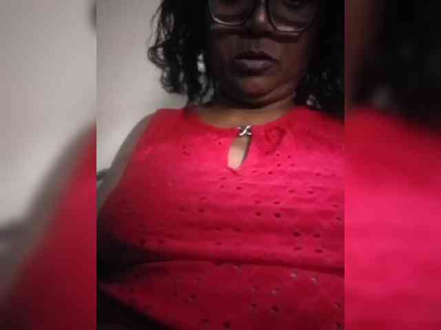 Modèle: hotmomsexy