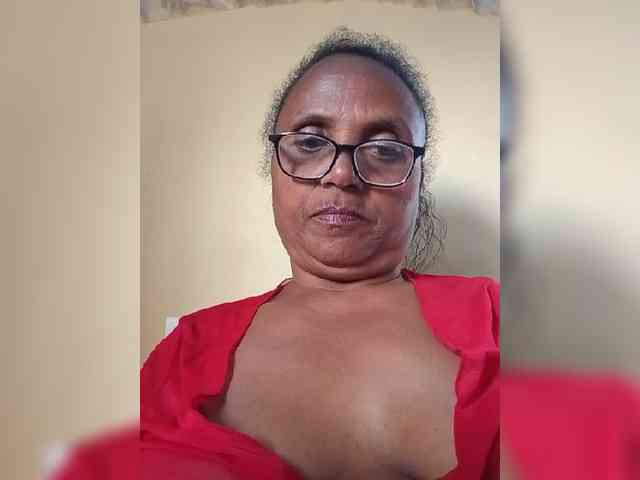 hotmomsexy webcam