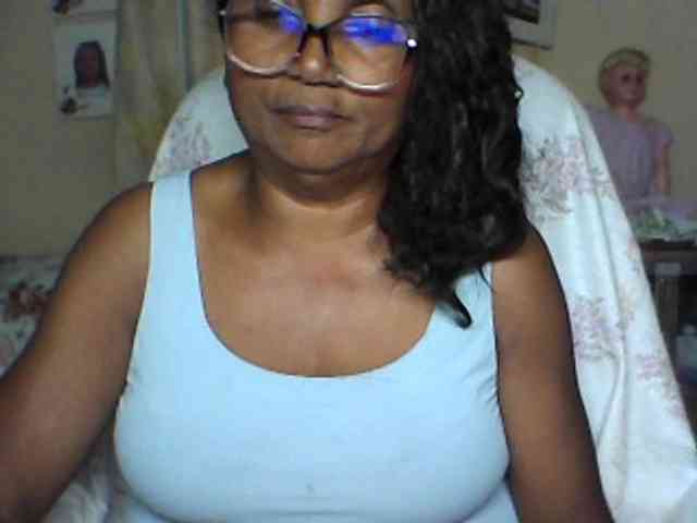hotmomsexy webcam