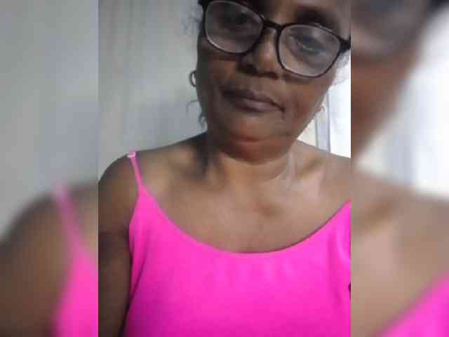hotmomsexy webcam
