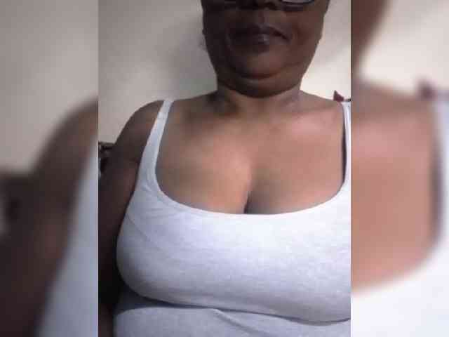 hotmomsexy webcam
