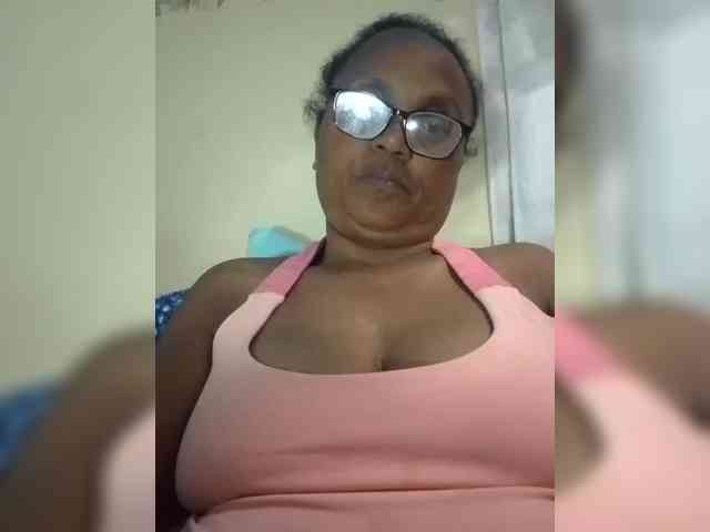 hotmomsexy webcam