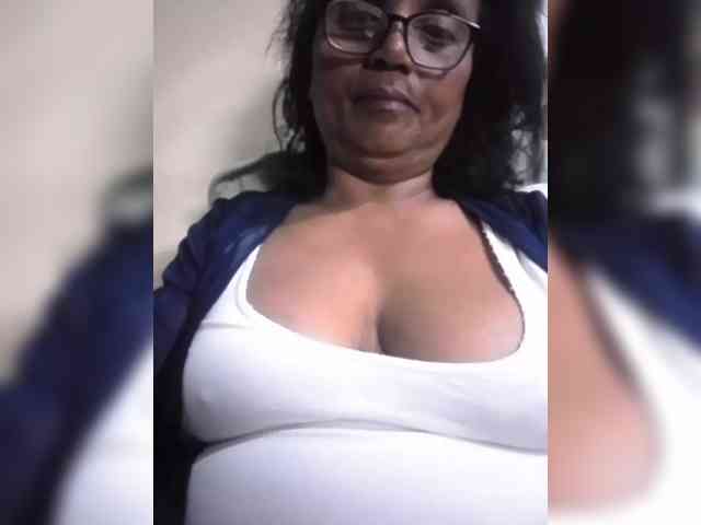 hotmomsexy webcam