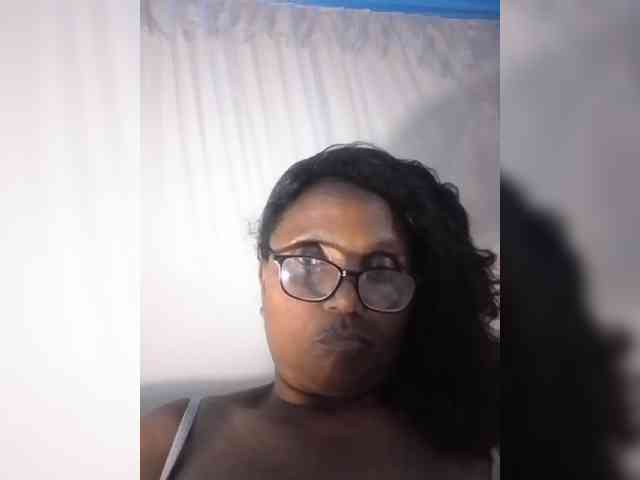 hotmomsexy webcam