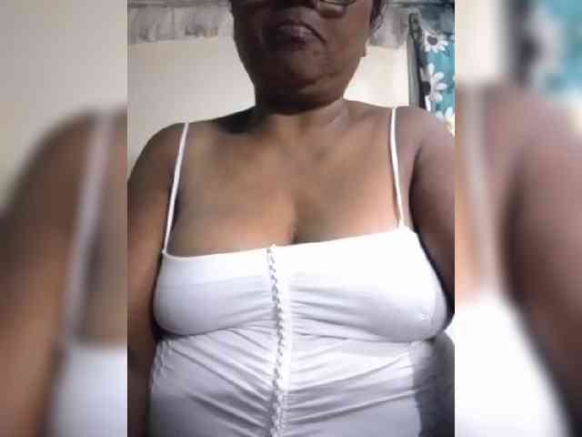 hotmomsexy webcam