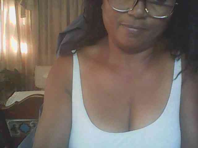 hotmomsexy webcam