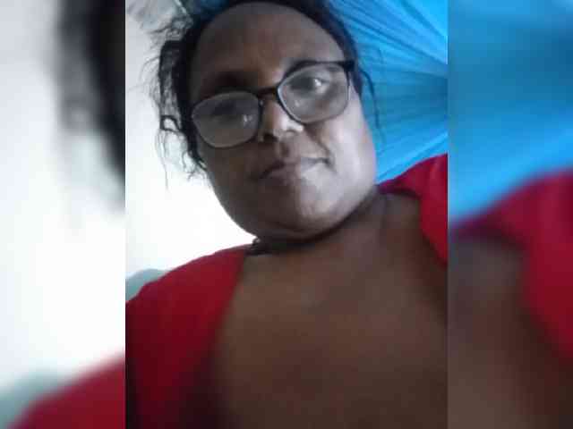 hotmomsexy webcam