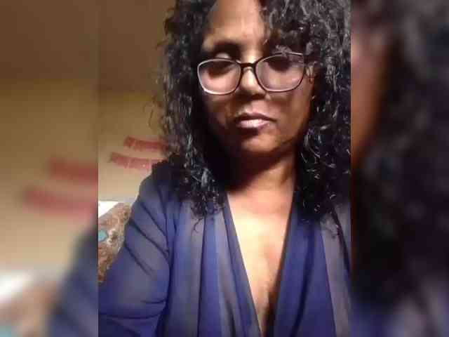 hotmomsexy webcam
