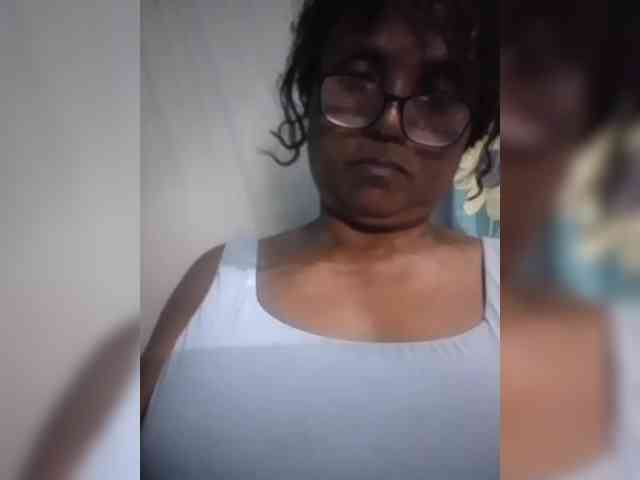 hotmomsexy webcam