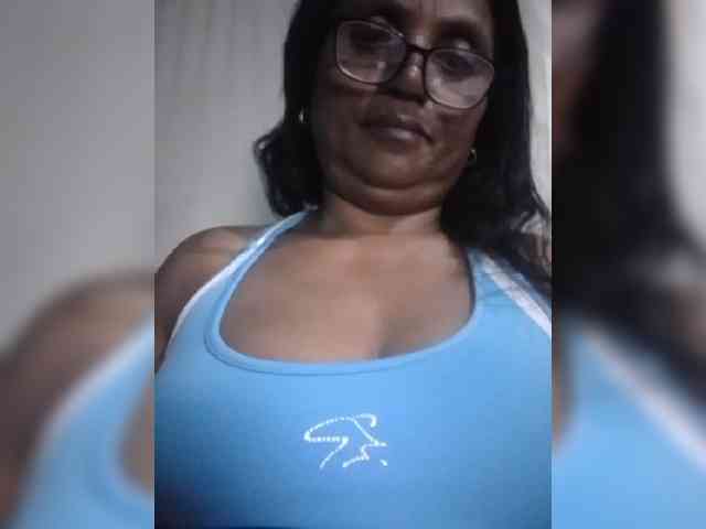 Modèle: hotmomsexy