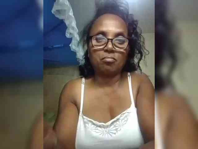 hotmomsexy webcam