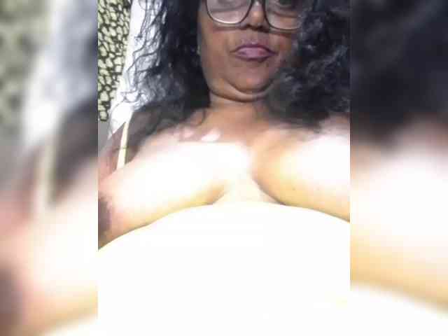 hotmomsexy webcam