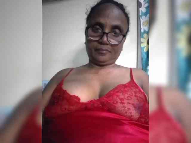 hotmomsexy webcam