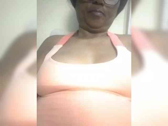 hotmomsexy webcam