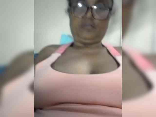 hotmomsexy webcam