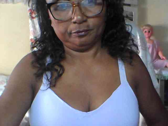 hotmomsexy webcam