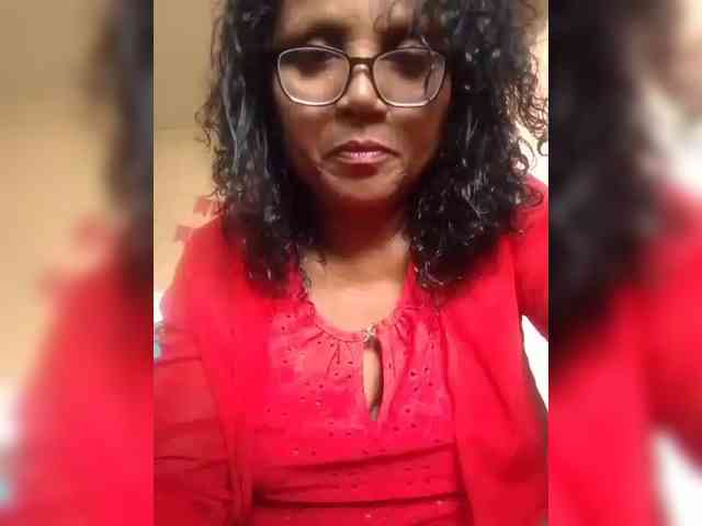 hotmomsexy webcam