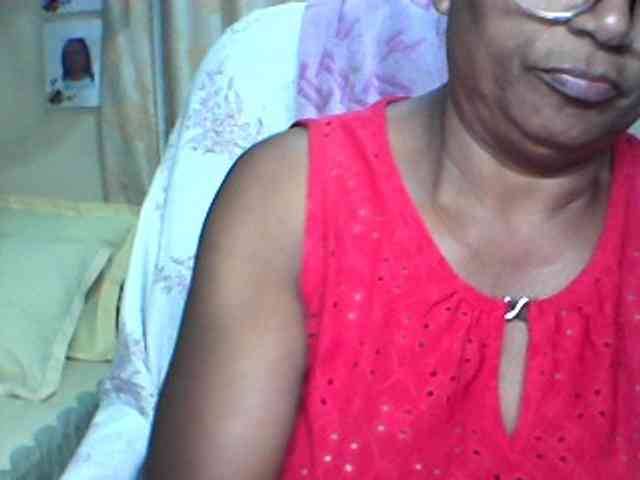 hotmomsexy webcam