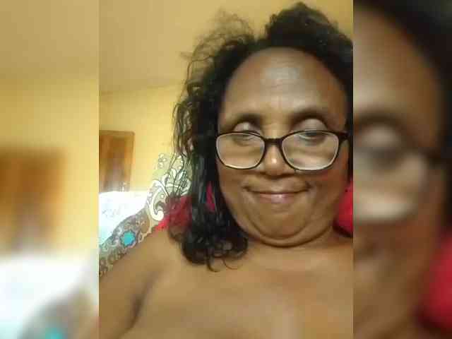 hotmomsexy webcam