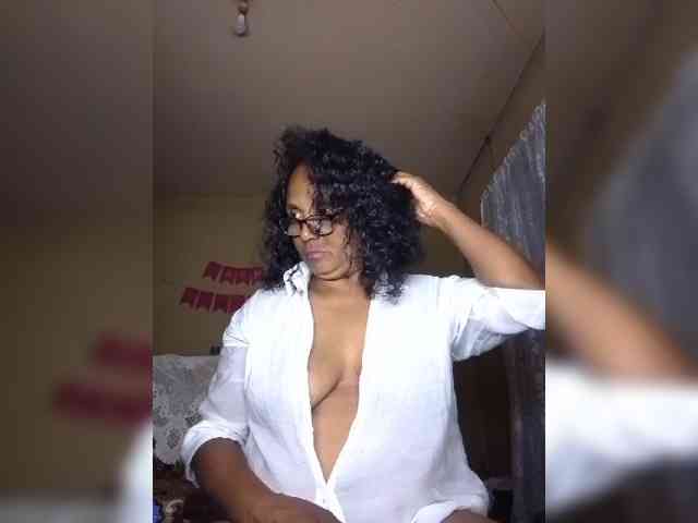 hotmomsexy webcam
