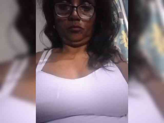 Modèle: hotmomsexy