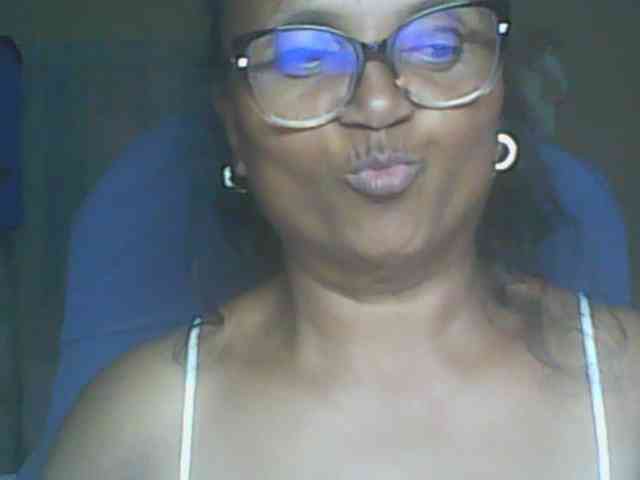 hotmomsexy webcam