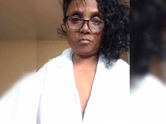 hotmomsexy webcam