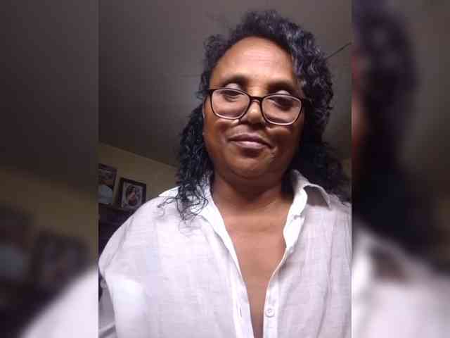 Modèle: hotmomsexy