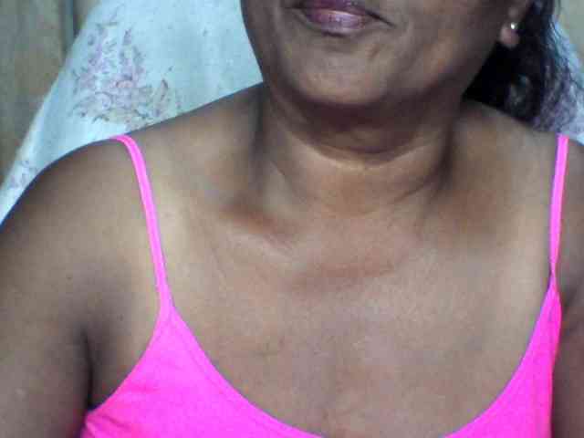 hotmomsexy webcam