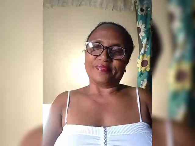 hotmomsexy Live Webcam on BongaCams