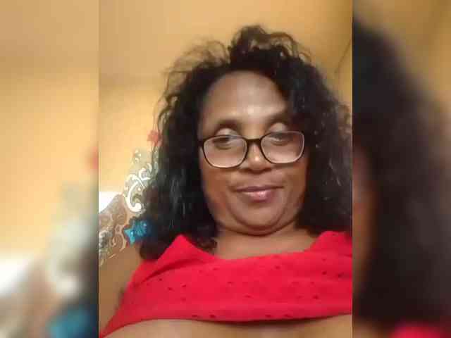 hotmomsexy webcam