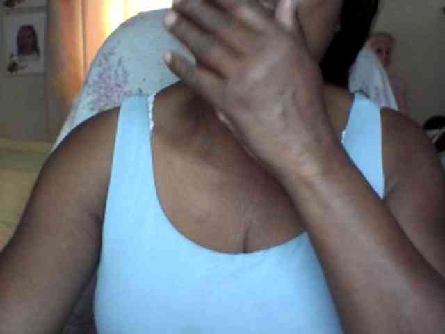 Model: hotmomsexy