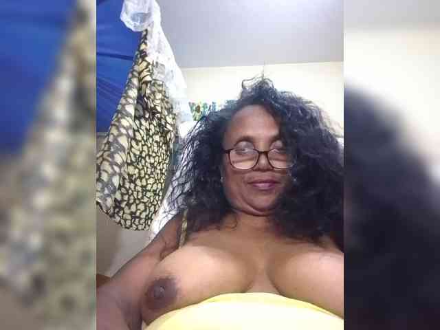 hotmomsexy webcam