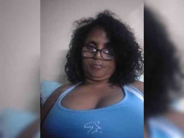 hotmomsexy webcam