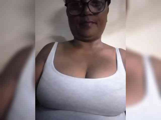 hotmomsexy webcam