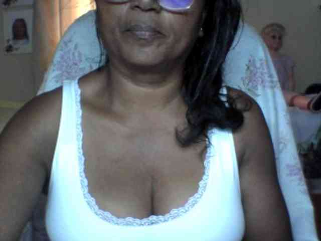 Modelo: hotmomsexy