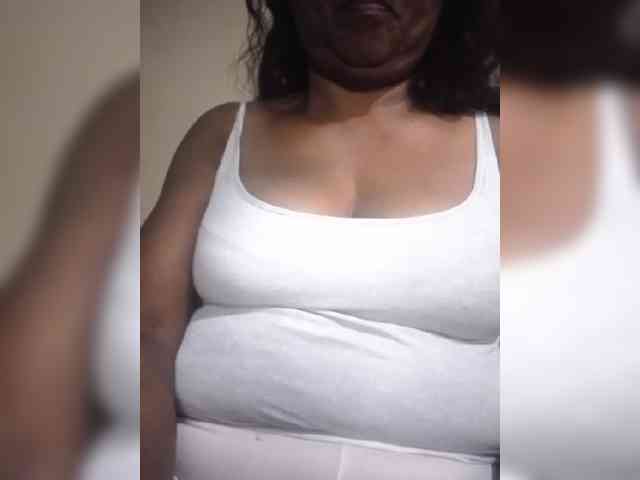 hotmomsexy webcam